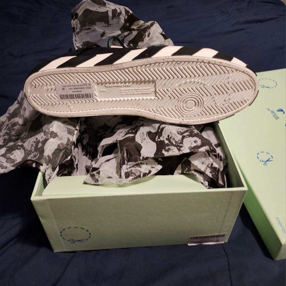 Off-White c/o Virgil Abloh™ - Picture 5 of 8